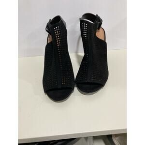 Tahari Margaret 2 black suede cut out peep toe sling back block heels 8m